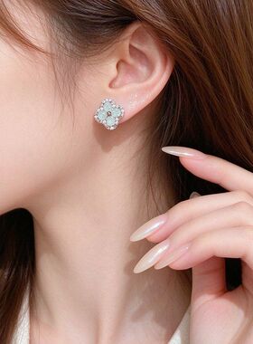 高级感幸运女耳钉精致轻奢饰品