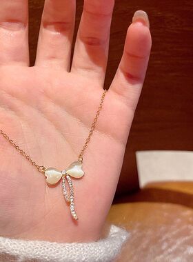 轻奢猫眼石蝴蝶结钛钢项链女小清新甜美百搭高级感锁骨链项饰批发