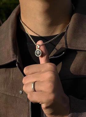 金色圆形古钱币镶嵌项链男女同款高级感百搭毛衣链防水防汗不掉色