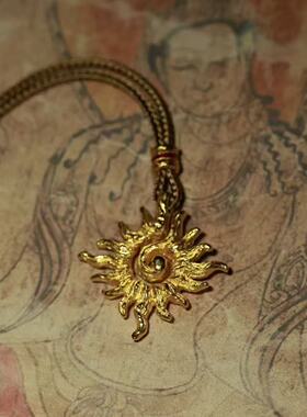 冷酷复古太阳神项链轻奢高级感精致时尚吊坠日常百搭锁骨链配饰