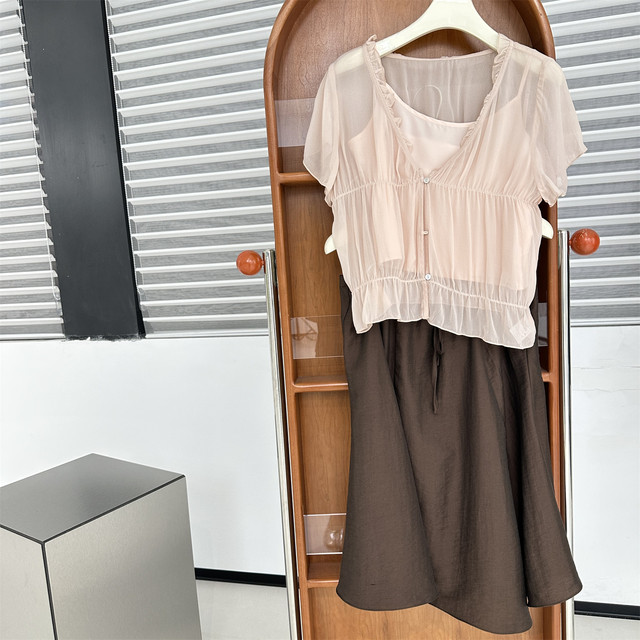 Grapefruit ສີບົວຝຣັ່ງອ່ອນໂຍນເສື້ອ chiffon temperament chiffon ເດີນທາງປະຈໍາວັນອອກແບບເຊື້ອເຫັດແຂນສັ້ນເສື້ອ V-neck 26 summer