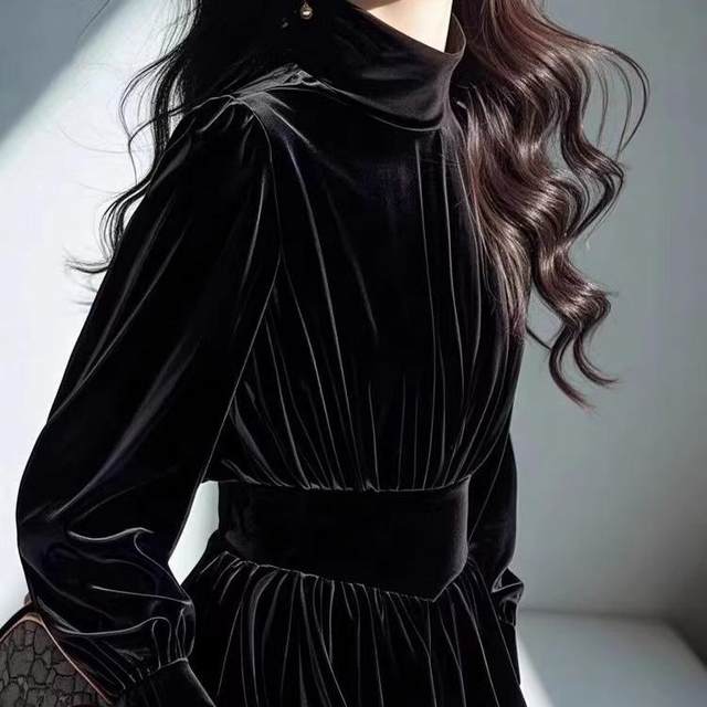 Light luxury high-end velvet shirt for women winter half turtleneck black bottoming shirt right shoulder waist lantern long-sleeved top