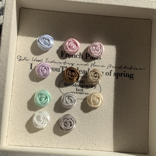 1.5cm迷你小玫瑰花苞布艺花朵DIY发夹抓夹香蕉夹娃衣bjd手工配件 - 图0