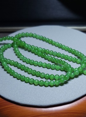新疆的猫Z080404 14.7克，R4冰润细腻油亮纯美鲜果绿色碧玉珠串
