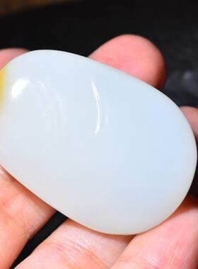 JJ032407新疆的猫30.2克高油份细润油糯的且末糖白玉佛挂件