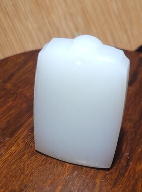 YQ031531  47.3克，油糯洁净俄籽料羊脂白玉平安无事牌  新疆的猫