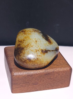 C032405新疆的猫46克老气沧桑的褐皮加秋梨皮白玉玩籽