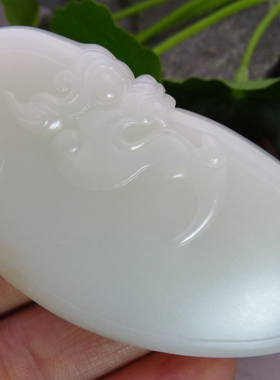 羊脂白玉虎面苏工精品