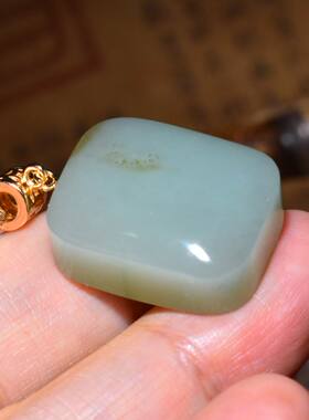 JJ011505新疆的猫10.5克油脂感强烈的且末青白和田玉镶银小挂坠