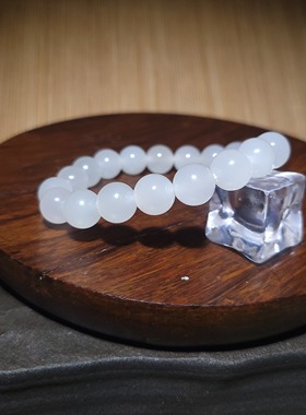 YQ012316  28.5克，10mm 冰莹大露珠”和田玉白冰手串  新疆的猫