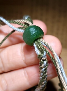 zg011909 新疆的猫17.9克纯手工精编抛老光浓艳菠菜绿俄碧玉手链