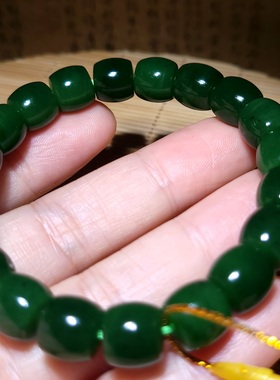 新疆的猫zg121701 35.9克，油亮菠菜绿七号矿老料碧玉老型珠手链