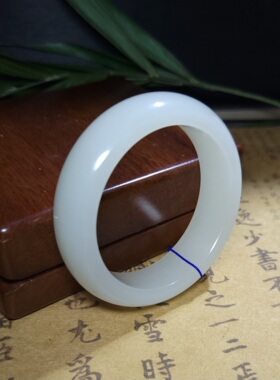 Z031004 新疆的猫60.1克R50老熟细腻高油份青海老料白玉宽幅手镯