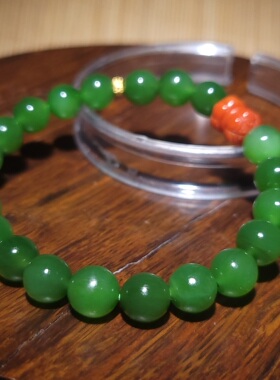 YQ011504 新疆的猫17.2克直径8mm色调靓丽和田玉俄碧玉阳绿色手链