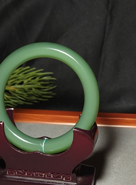 新疆的猫L092306 56.7克内径56mm顶润色调柔腻的鸭蛋青碧玉手镯