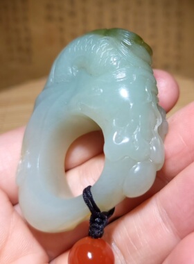 zg031208 新疆的猫62.0克保留籽原皮油糯的青白籽料龙扳指和田玉