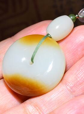 新疆的猫JJ122602  20.3克细腻油脂感强烈的且末糖白玉平安扣