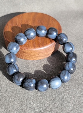 新疆的猫C122001 75克，高脂粉细度很棒的青花籽料老型珠手串