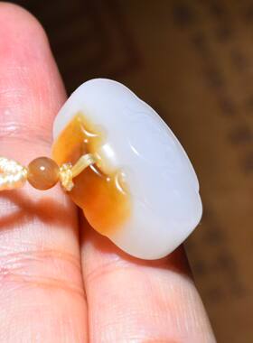 JJ0031215新疆的猫8.0克高油份鸿运当头且末糖白玉如意锁