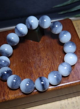 Z121805 42.3克，R12细润半黑半白黑白分明聚宝盆青花籽料手串