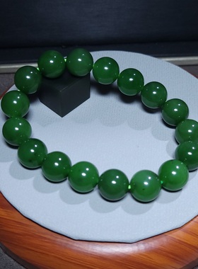 新疆的猫Z122006 46.0克，R12油亮七号矿老料亮艳菠菜绿碧玉手串