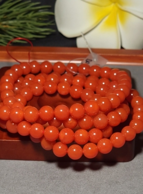 新疆的猫L101601 113.5克直径9.5mm色调鲜艳樱桃红南红108长链