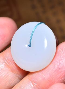 新疆的猫JJ102407  7.7克，白度浓郁脂粉高青海羊脂白玉平安扣