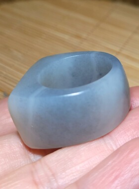 zg011316新疆的猫22.1克内径22mm保留籽原皮油润青花籽扳指和田玉