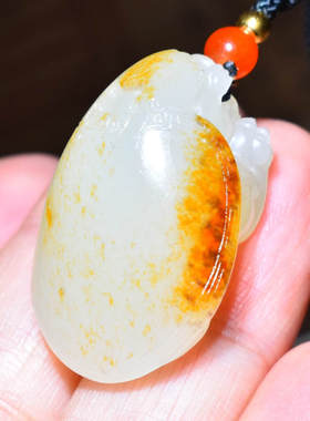 白玉籽料带翠苏工三色“龙龟”