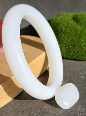 W011201新疆的猫59克高油高糯高光泽三高羊脂白玉俄料手镯和田玉