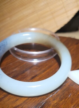 YQ031101新疆的猫58克内径56mm老熟和田玉籽三色墨彩画青花籽手镯