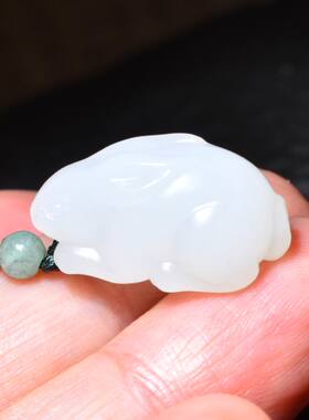 SBH378新疆的猫4.6克特细特熟羊脂白玉籽料圆雕玉兔挂件和田玉
