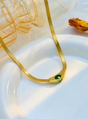 2511欧美气质祖母绿宝石钛钢项链 轻奢感刀片蛇骨链新款锁骨链女