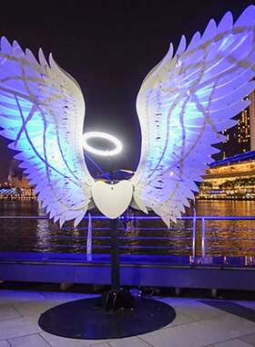 网红打卡欧式发光天使景区