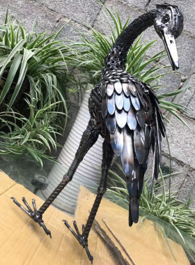 工业风动物白鹭摆件地铁庭院