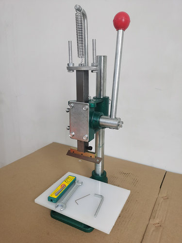 盛驰小型LCM液晶驱动模块TAB切刀机COF菲林切刀手压机夹刀切纸机 - 图2