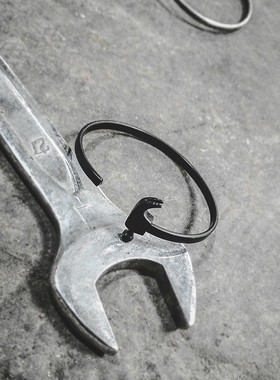 复古怀旧铁锤子手环工具形状情侣能量开口钛钢手镯时尚潮款式饰品