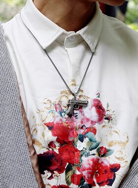 欧美街头hiphop潮人男女士嘻哈个性手枪模型吊坠钛钢项链百搭饰品