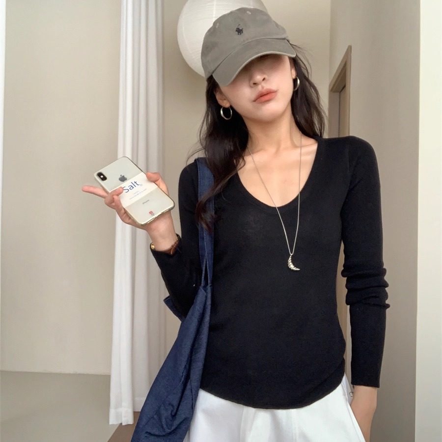 时尚简约纯色U领针织衫女2025秋季新款亲肤透气休闲百搭套头上衣