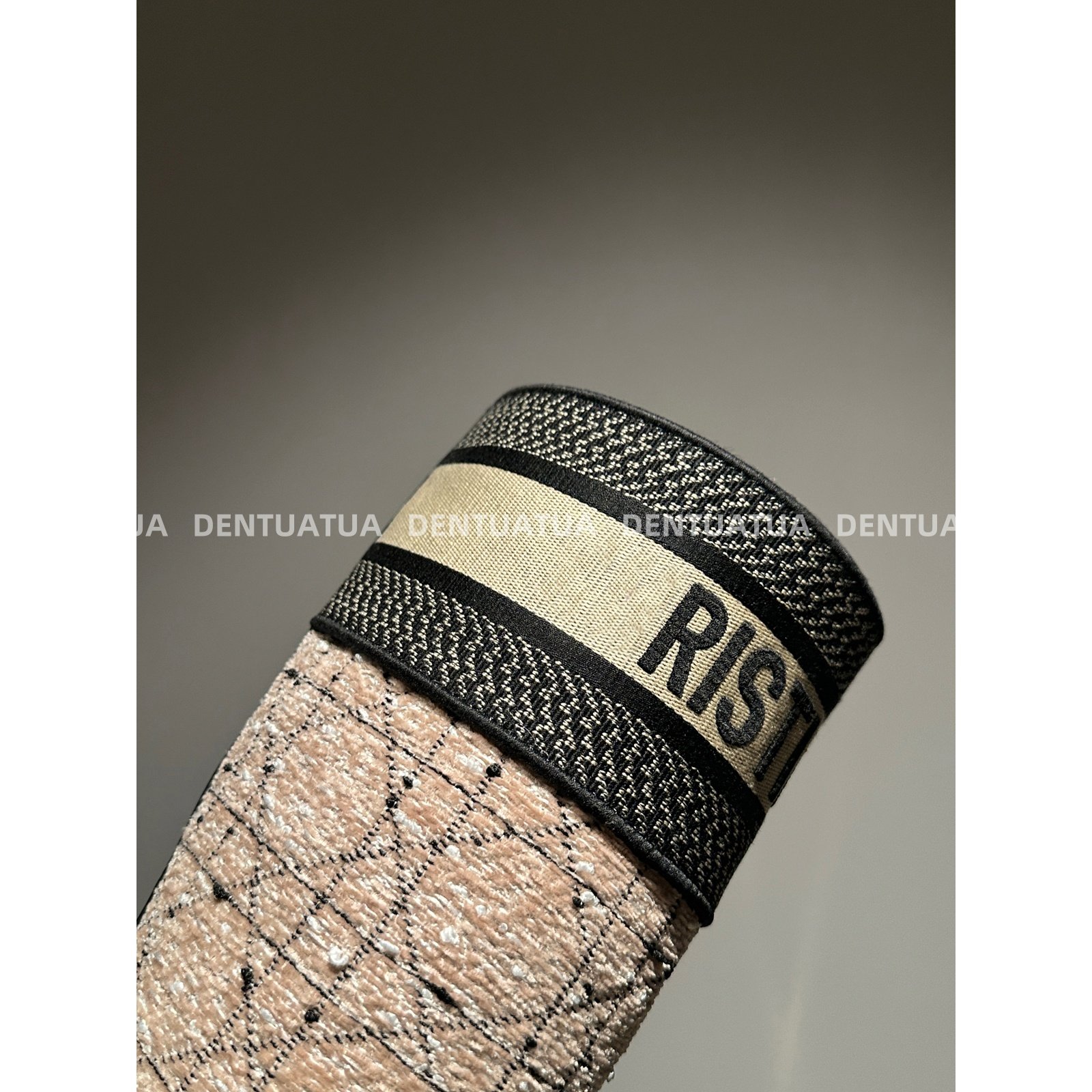 DENTUATUA 代代级别~早拍早发货！24Major字母刺绣圆头经典骑士靴,淘宝优惠券,粉丝福利购,淘宝优惠卷