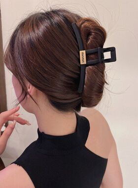 韩国字母黑色磨砂抓夹发夹ins高级感鲨鱼夹新款春夏女后脑勺大号
