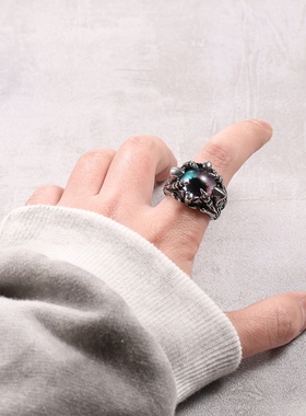 新款嘻哈风裂地鬼星空之眼男士戒指潮人复古欧美高街钛钢街头朋克