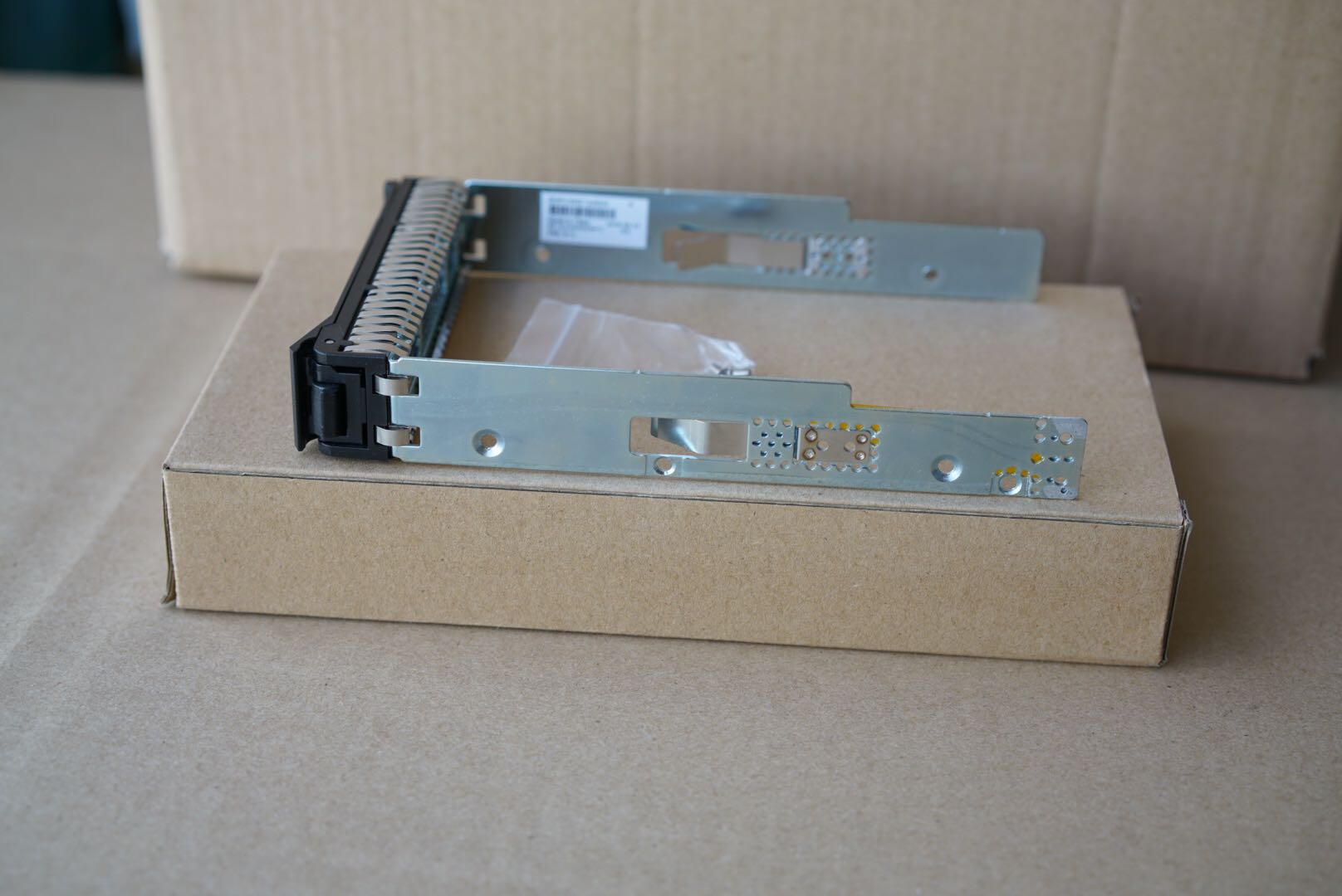 ibm联想服务器 3.5寸硬盘托架  X3650M5 SR650 SR550 ST558 SR590 - 图0