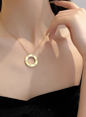 时尚圆饼项链六钻日韩潮流钛钢项链女气质简约网红配饰潮