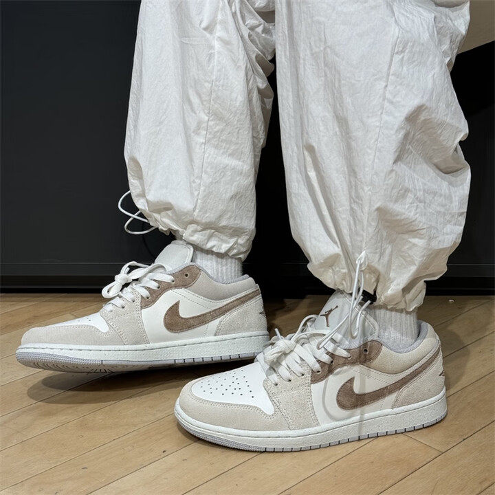 耐克/Nike  Jordan 1 米白女款防滑耐磨舒适低帮板鞋 HF1863-200,淘宝优惠券,粉丝福利购,淘宝优惠卷