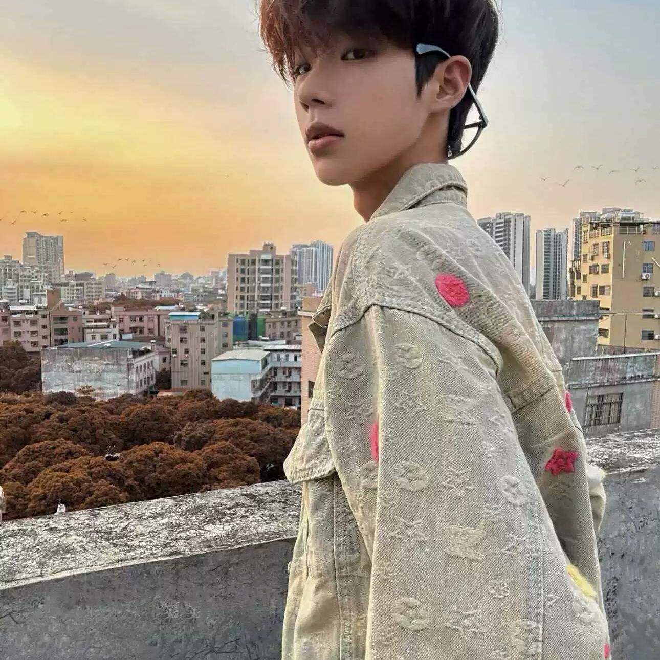 黄泥水洗做旧牛仔外套男女潮牌痞帅高级感美式复古青少年夹克上衣,淘宝优惠券,粉丝福利购,淘宝优惠卷