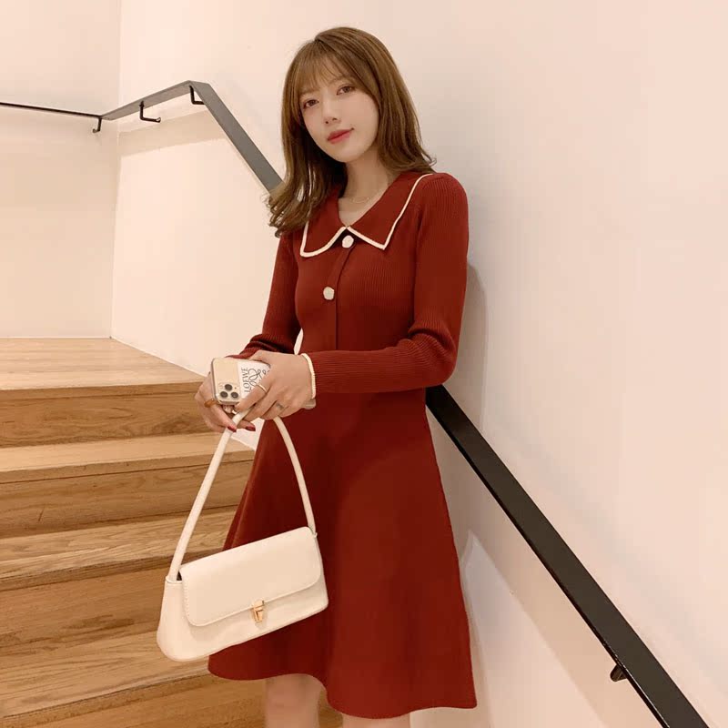 2021年秋冬季女韩版新款圣诞红色针织娃娃领显瘦打底长袖连衣裙