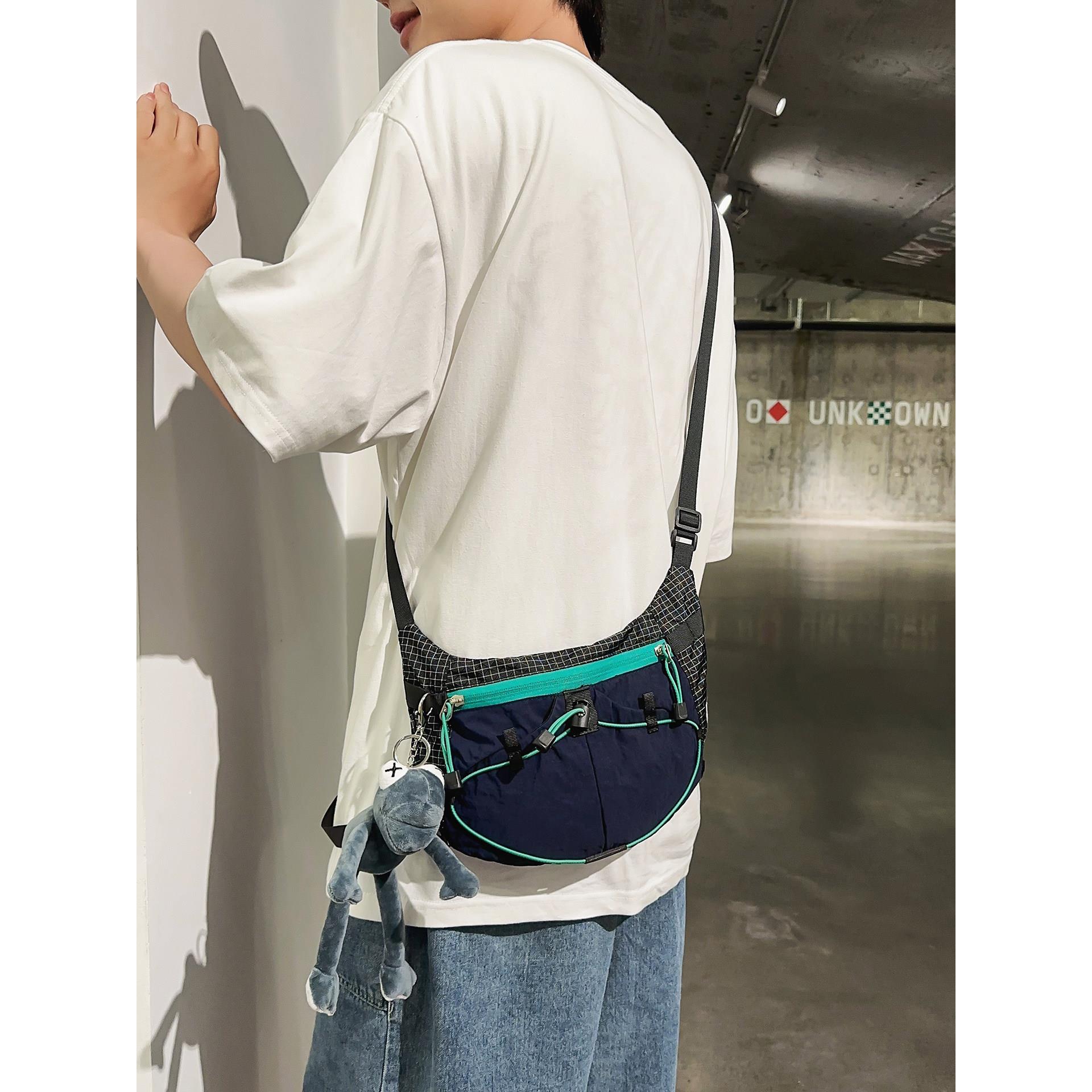 Outdoor workwear casual style small bag for men and women, lightweight waterproof sports cycling crossbody small bag dumpling bag trendy