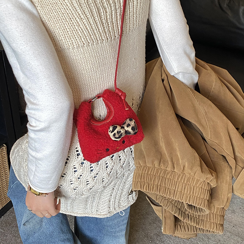 新年红包毛绒HelloKitty手拎包可爱迷你包女童斜挎包宝宝出游包包,淘宝优惠券,粉丝福利购,淘宝优惠卷