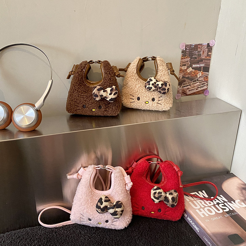 新年红包毛绒HelloKitty手拎包可爱迷你包女童斜挎包宝宝出游包包,淘宝优惠券,粉丝福利购,淘宝优惠卷